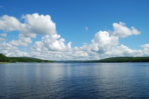 819397_lake_and_sky.jpg