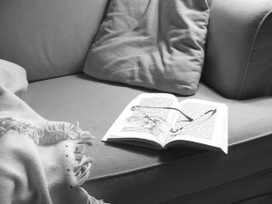 876148_reading___.jpg